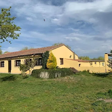 شقة Casa Rural Para 20 Personas.